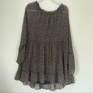 Mini dress size 1x, worn once, smoke free home. Small floral print